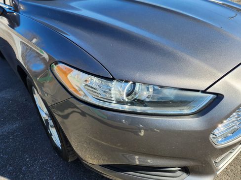 Used 2013 Ford Fusion SE image 4