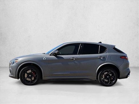 Used 2019 Alfa Romeo Stelvio Quadrifoglio image 9