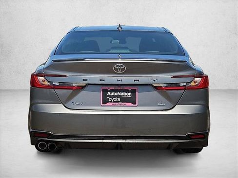 Used 2025 Toyota Camry SE FWD image 7