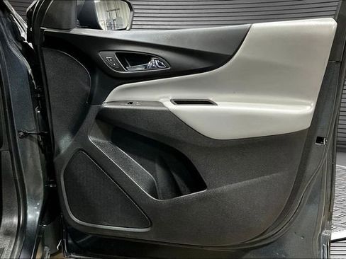 Used 2021 Chevrolet Equinox LS w/ LS Convenience Package FWD image 25