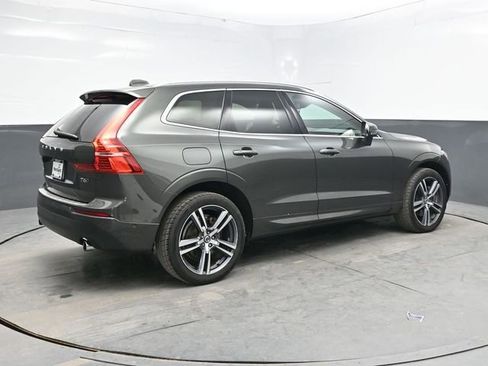 Used 2019 Volvo XC60 T6 Momentum w/ Multimedia Package AWD/4WD image 7