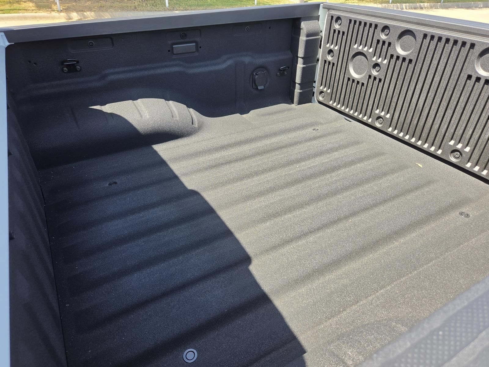 New 2027 Nissan Frontier S w/ S Utility Package RWD image 10