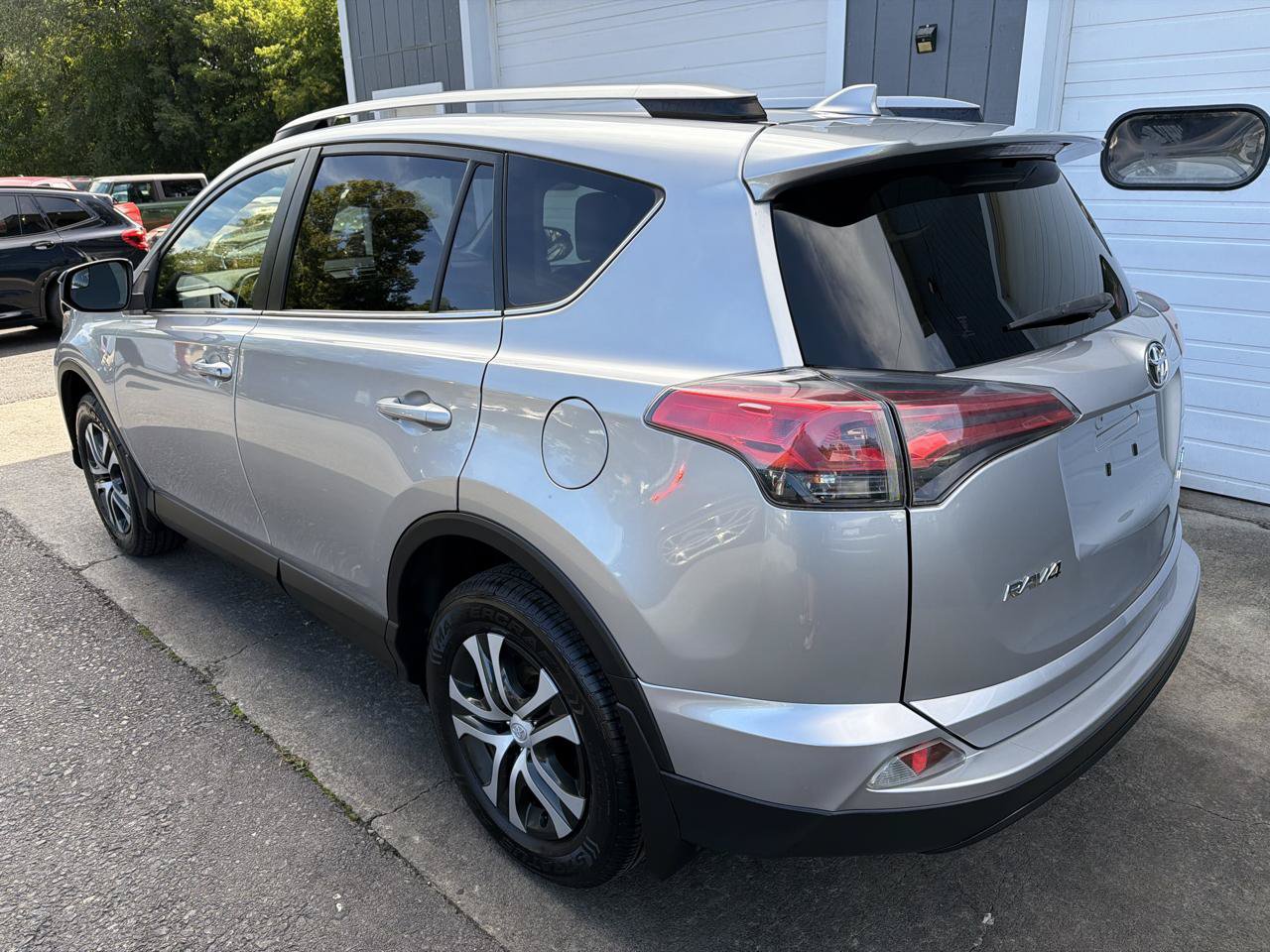Used 2018 Toyota RAV4 LE w/ All Weather Liner Package AWD/4WD image 6