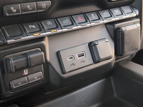 Used 2019 Chevrolet Silverado 1500 LTZ w/ LTZ Plus Package image 17