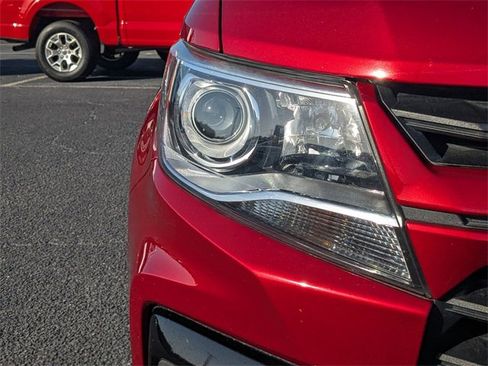 Used 2022 Chevrolet Colorado LT w/ Luxury Package image 11
