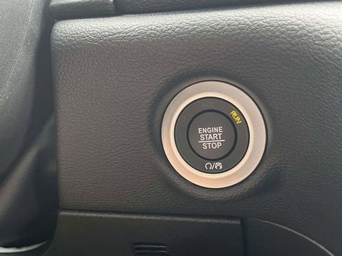 New 2026 Chrysler Pacifica Limited image 27