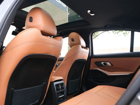 Used 2022 BMW 330i xDrive 330i xDrive Sedan 4D w/ Driving Assistance Package image 25