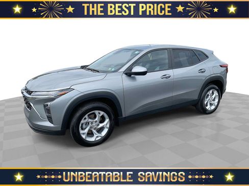 Certified 2025 Chevrolet Trax LS w/ LS Convenience Package FWD image 1