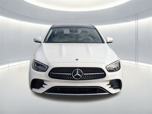 Used 2022 Mercedes-Benz E 350 Sedan image 3