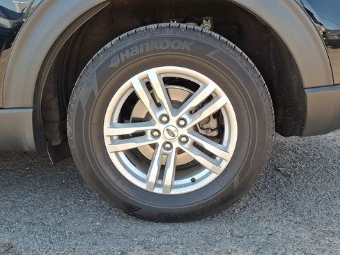 Used 2021 Ford Explorer XLT w/ Equipment Group 202A image 31