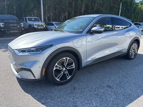 Certified 2022 Ford Mustang Mach-E Select w/ Comfort/Technology Package image 5