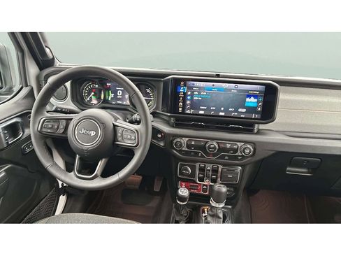 Used 2025 Jeep Wrangler Willys image 13
