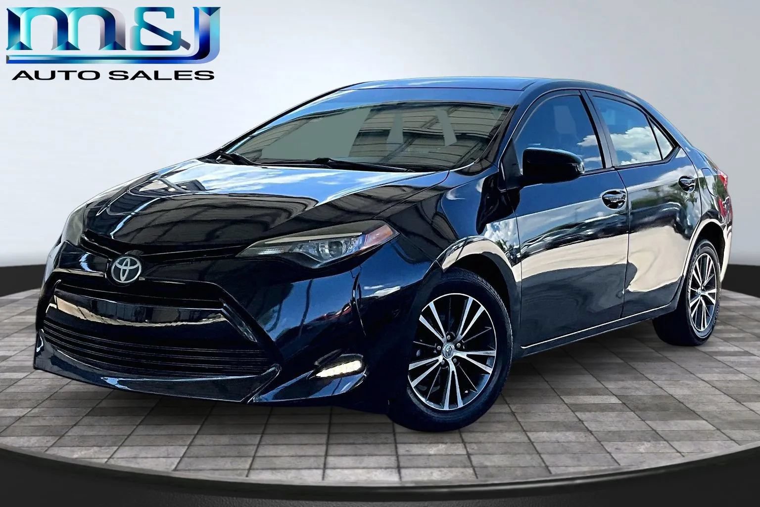 Used 2017 Toyota Corolla LE w/ LE Premium Package w/Moonroof FWD image 1