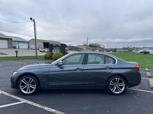 Used 2017 BMW 330i Sedan image 4