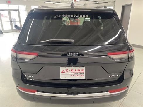 Used 2023 Jeep Grand Cherokee Limited image 9