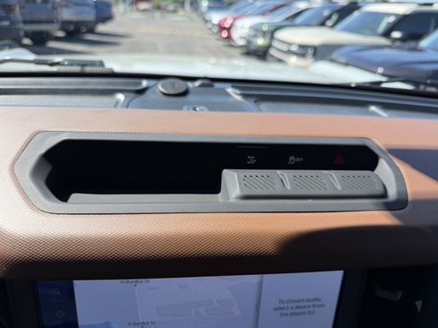 Used 2024 Ford Bronco Outer Banks AWD/4WD image 33