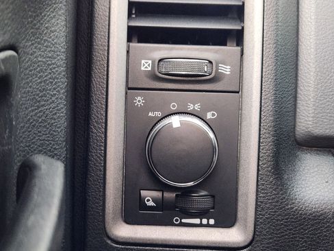 Used 2017 RAM 2500 Tradesman w/ Chrome Appearance Group image 27