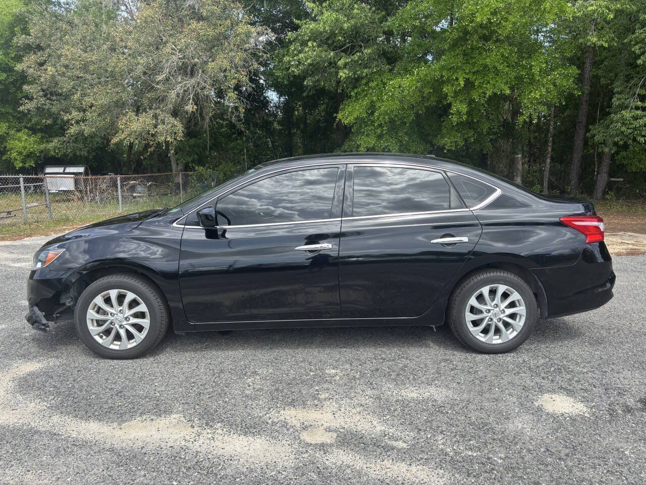 Used 2017 Nissan Sentra SV w/ Style Package FWD image 3