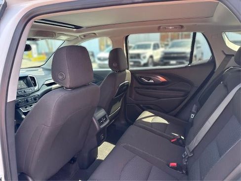 Used 2023 GMC Terrain SLE w/ Driver Convenience Package image 12