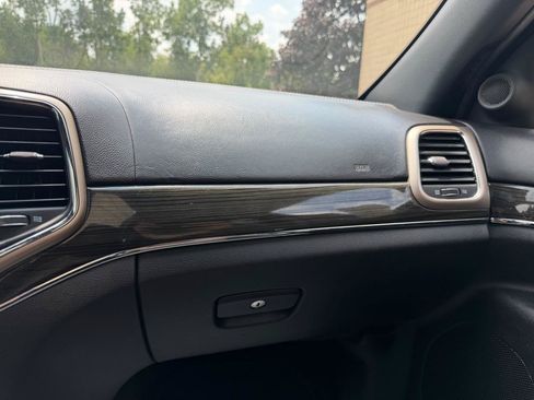 Used 2014 Jeep Grand Cherokee Overland AWD/4WD image 30