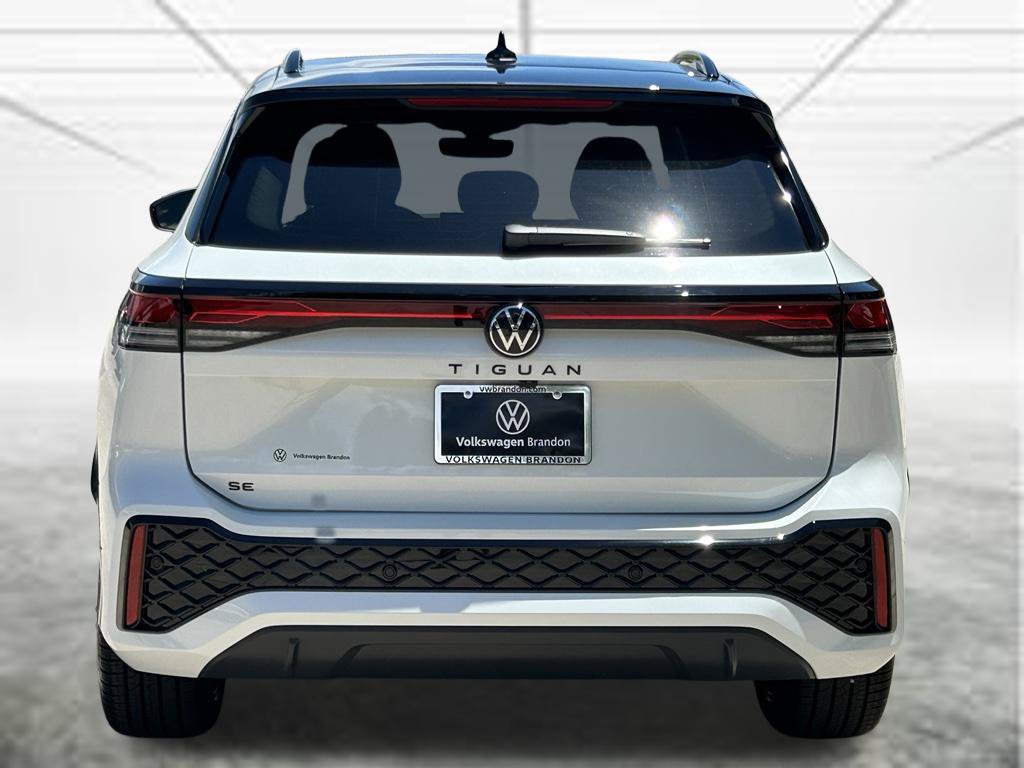 New 2026 Volkswagen Tiguan SE R-Line FWD image 5