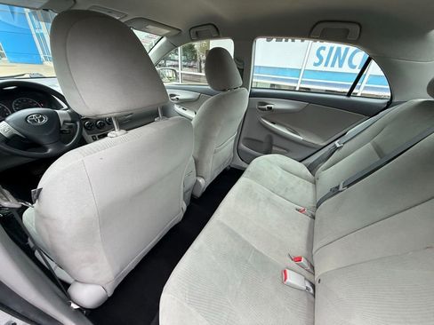 Used 2013 Toyota Corolla LE FWD image 27