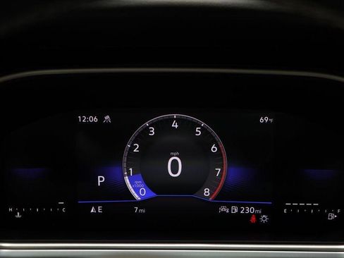 New 2025 Volkswagen Taos SE image 8