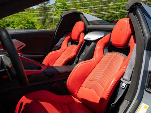 Used 2024 Chevrolet Corvette Stingray Premium Conv w/ Z51 Performance Package RWD image 28