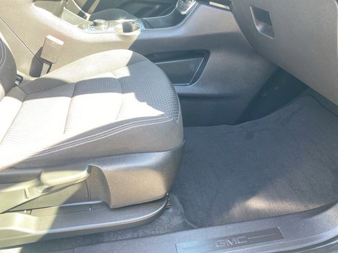 Used 2024 GMC Terrain SLE image 20