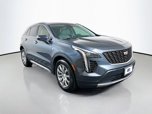 Used 2021 Cadillac XT4 Premium Luxury FWD image 3