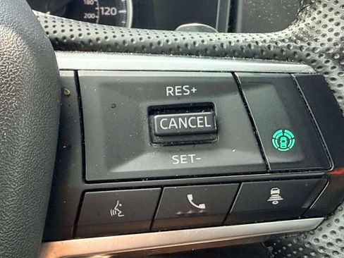 Used 2024 Mitsubishi Outlander SE AWD/4WD image 16