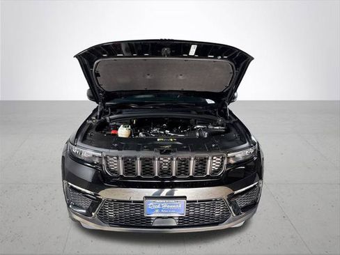 Certified 2025 Jeep Grand Cherokee Limited w/ Black Appearance Package AWD/4WD image 24