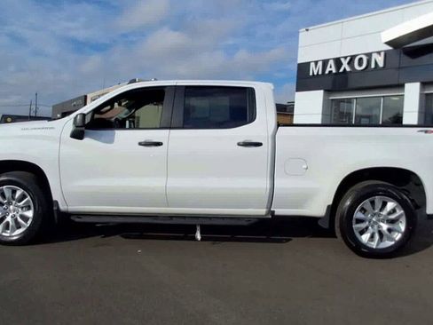Used 2023 Chevrolet Silverado 1500 Custom image 5
