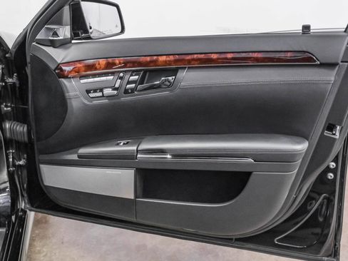 Used 2011 Mercedes-Benz S 63 AMG image 40
