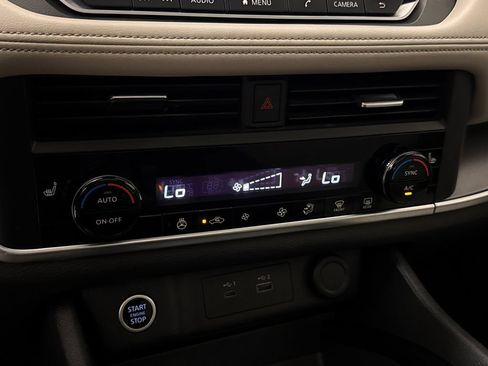 Used 2023 Nissan Rogue SV w/ SV Premium B Package FWD image 25
