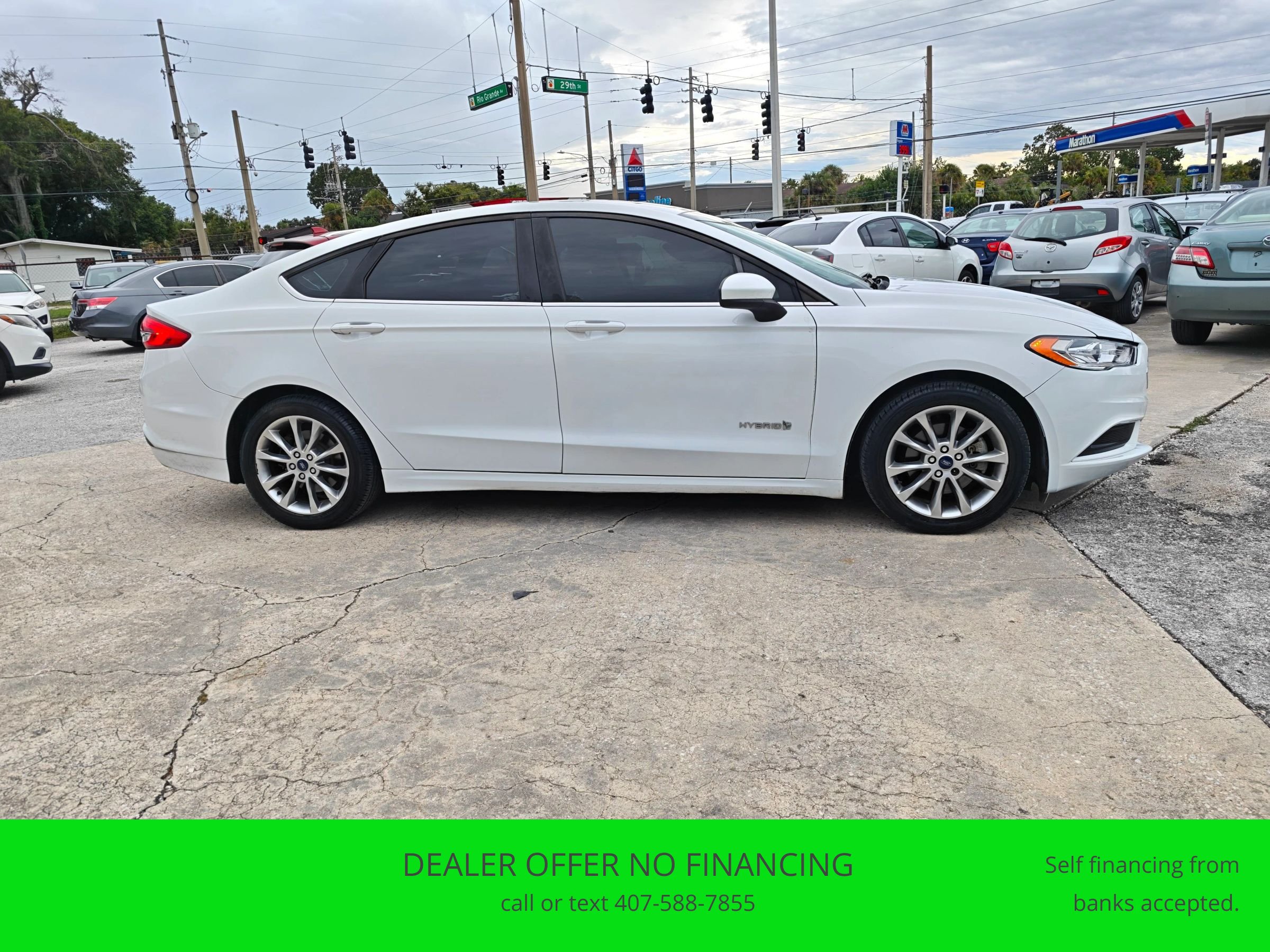 Used 2017 Ford Fusion SE FWD image 6