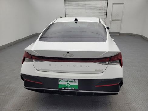 Used 2025 Hyundai Elantra Limited w/ Cargo Package FWD image 7
