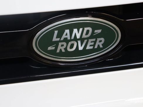 Used 2024 Land Rover Defender 130 X-Dynamic SE AWD/4WD image 11