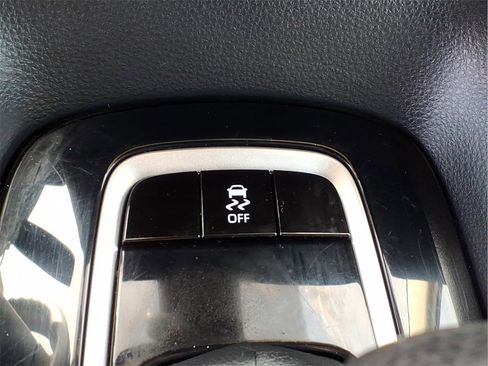 Used 2024 Toyota Corolla LE image 21