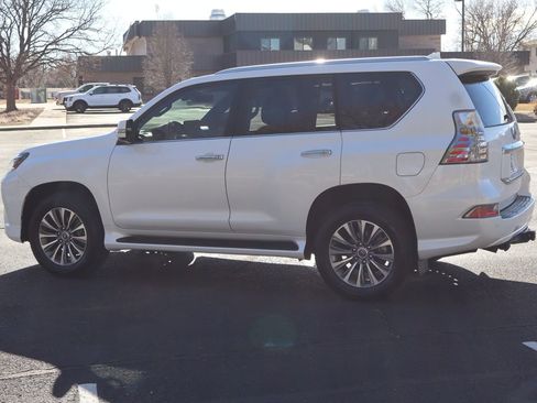 Used 2022 Lexus GX 460 Luxury w/ Off Road Package image 8