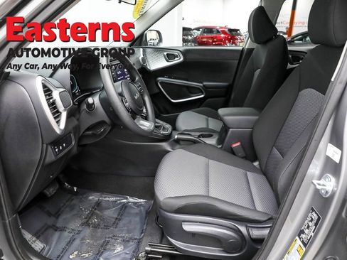 Used 2024 Kia Soul LX w/ Option Group 015 image 14