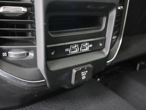 Used 2022 RAM 2500 Laramie AWD/4WD image 36