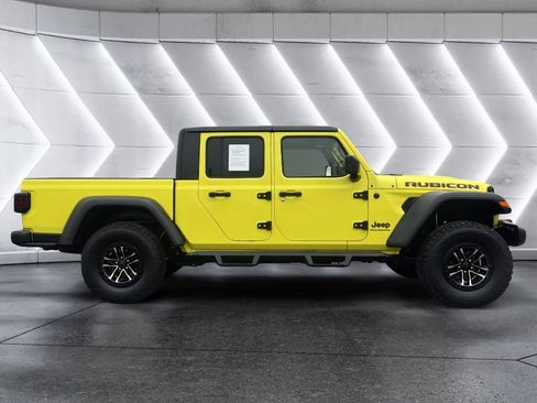 Used 2023 Jeep Gladiator Rubicon w/ Trailer Tow Package image 8