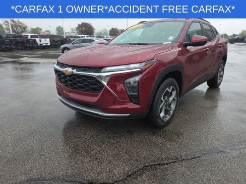 Used 2025 Chevrolet Trax LT w/ LT Convenience Package FWD image 7