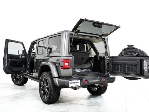 Used 2025 Jeep Wrangler Unlimited Sahara AWD/4WD image 12