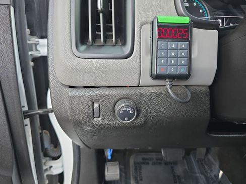 Used 2017 Chevrolet Colorado W/T image 18