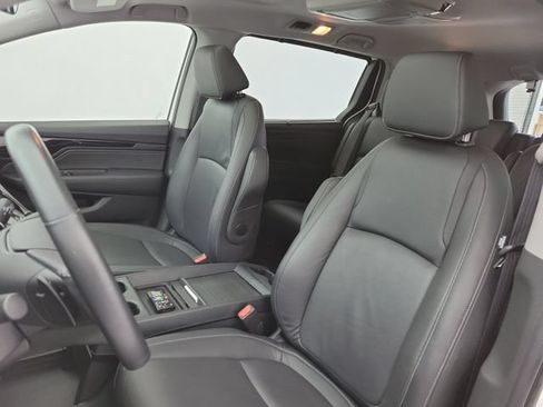 Used 2024 Honda Odyssey Touring image 17