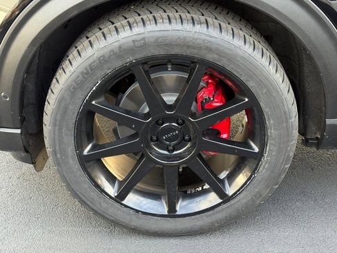 Certified 2020 Ford Explorer ST w/ ST Street Pack image 9