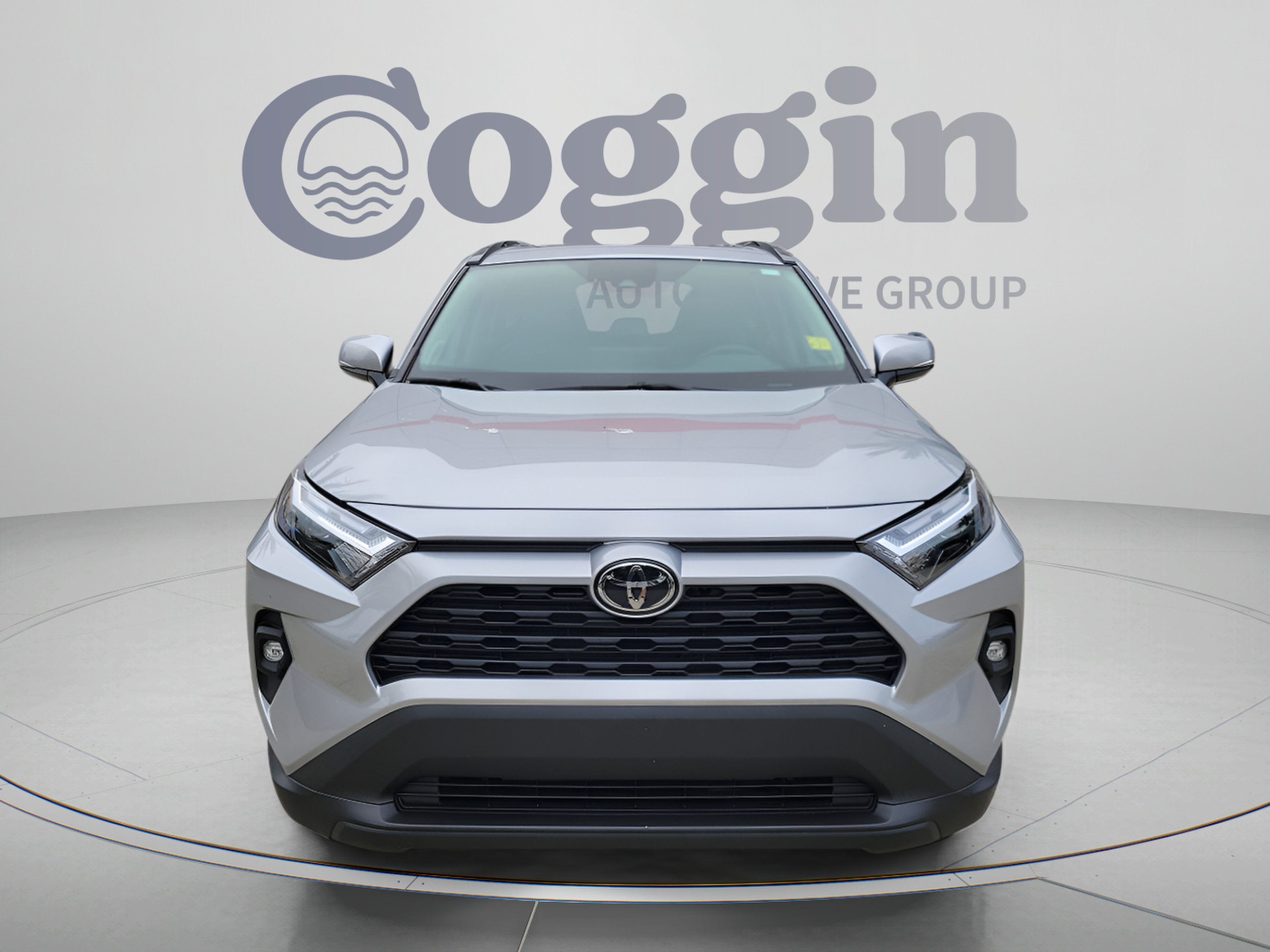 Used 2022 Toyota RAV4 XLE Premium FWD image 6