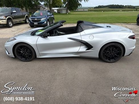Used 2026 Chevrolet Corvette Stingray Convertible RWD image 7